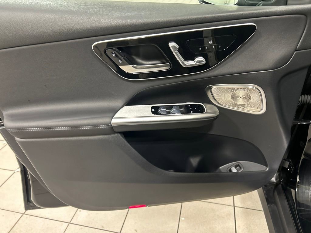 Used 2025 Mercedes-Benz GLC 300 GLC 300 image 13