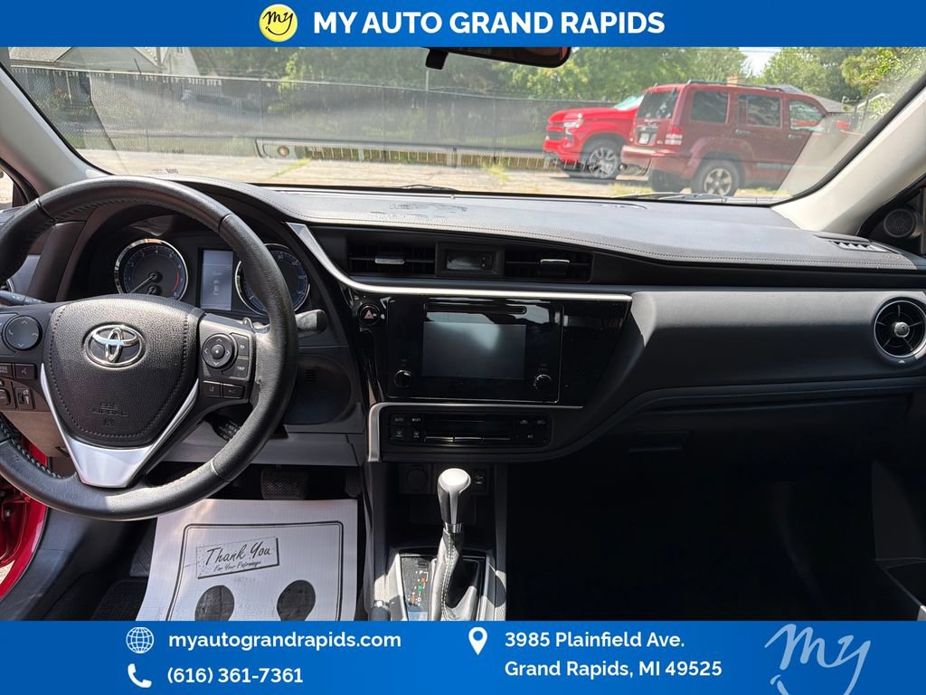 Used 2019 Toyota Corolla SE FWD image 12