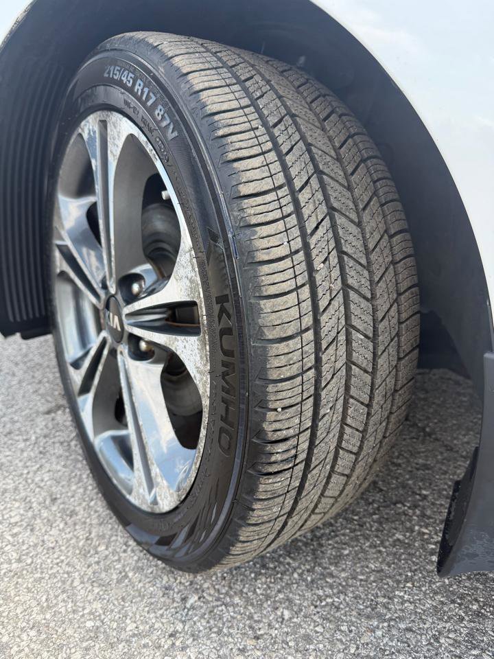 Used 2014 Kia Forte EX FWD image 3