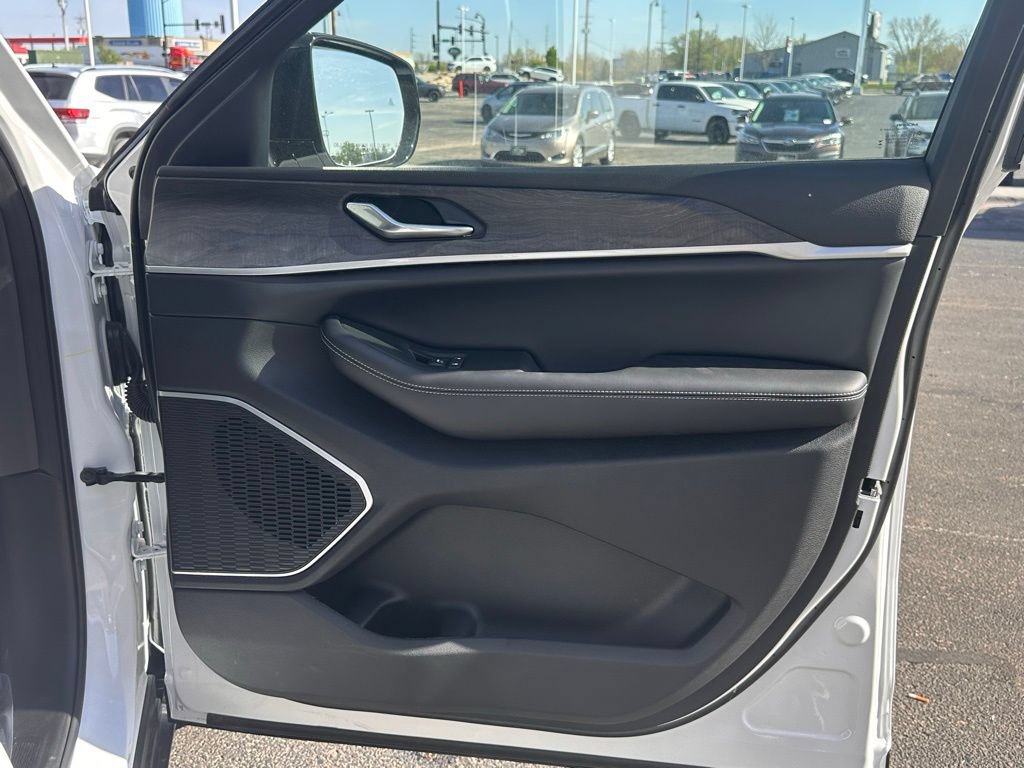 New 2026 Jeep Grand Cherokee Limited AWD/4WD image 23