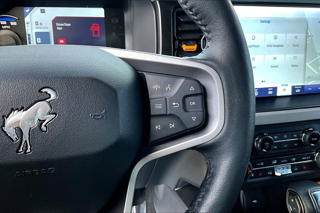 Used 2022 Ford Bronco Badlands image 14