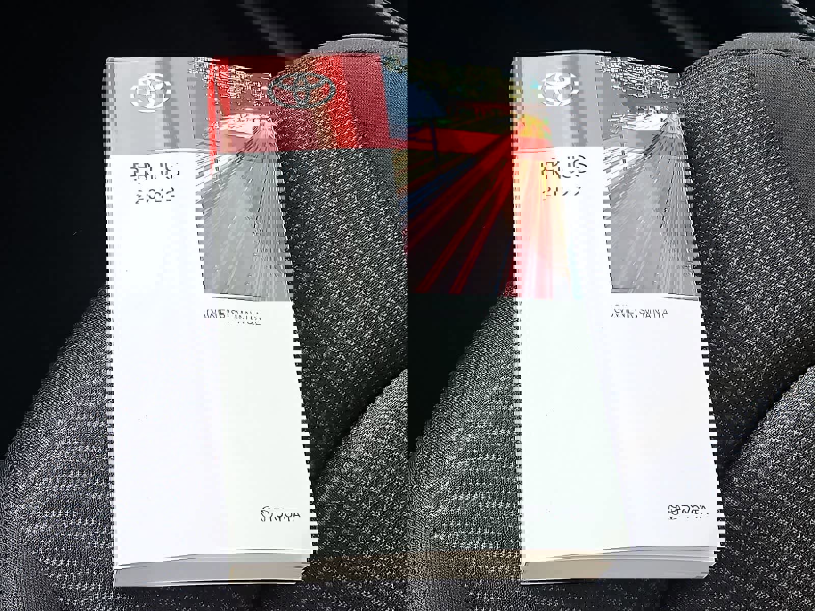 Used 2022 Toyota Prius LE image 19