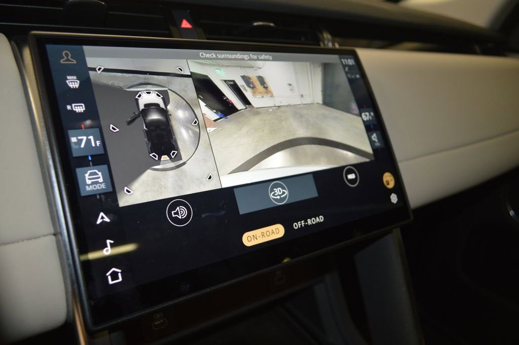 Used 2025 Land Rover Discovery Sport S image 26