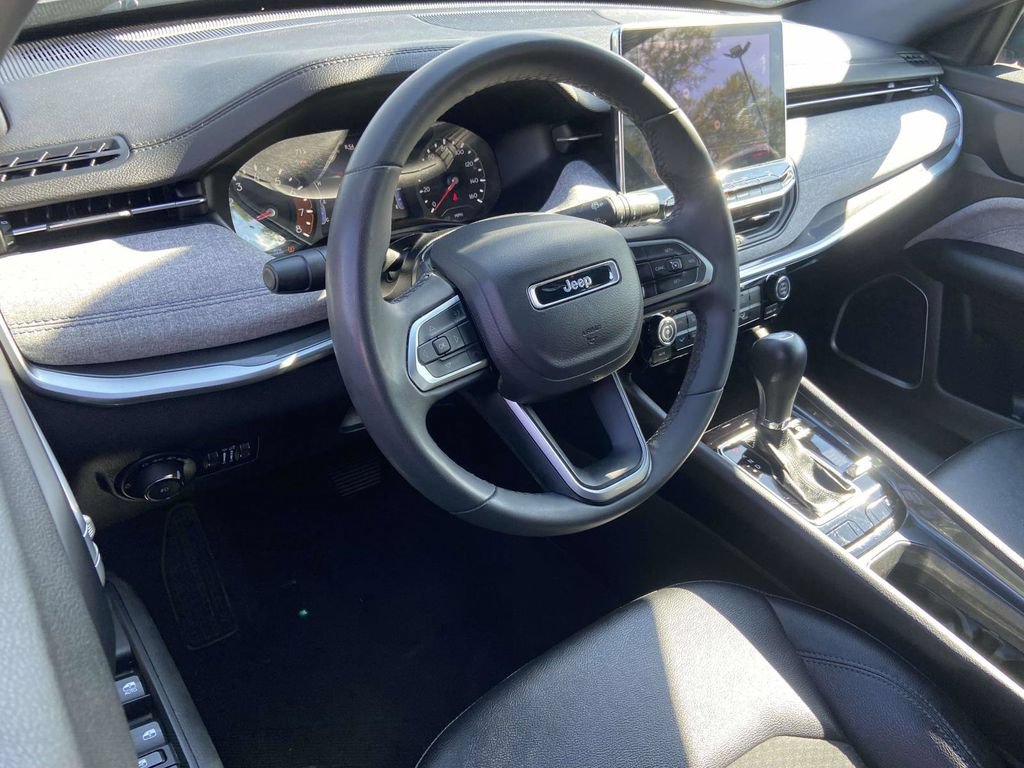 Used 2024 Jeep Compass Latitude AWD/4WD image 14