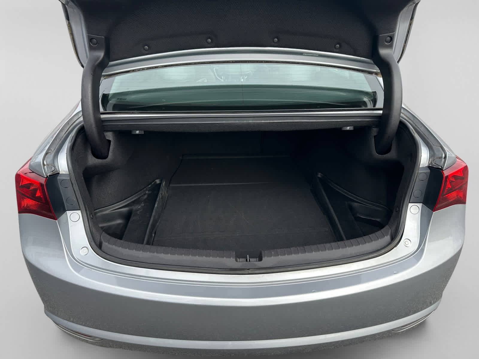 Used 2017 Acura TLX FWD image 19