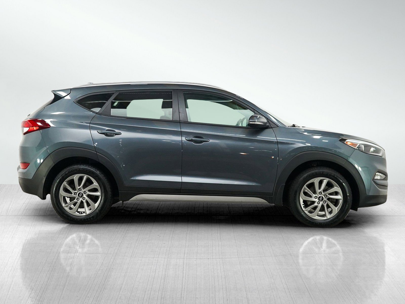 Used 2017 Hyundai Tucson SE Plus AWD/4WD image 6