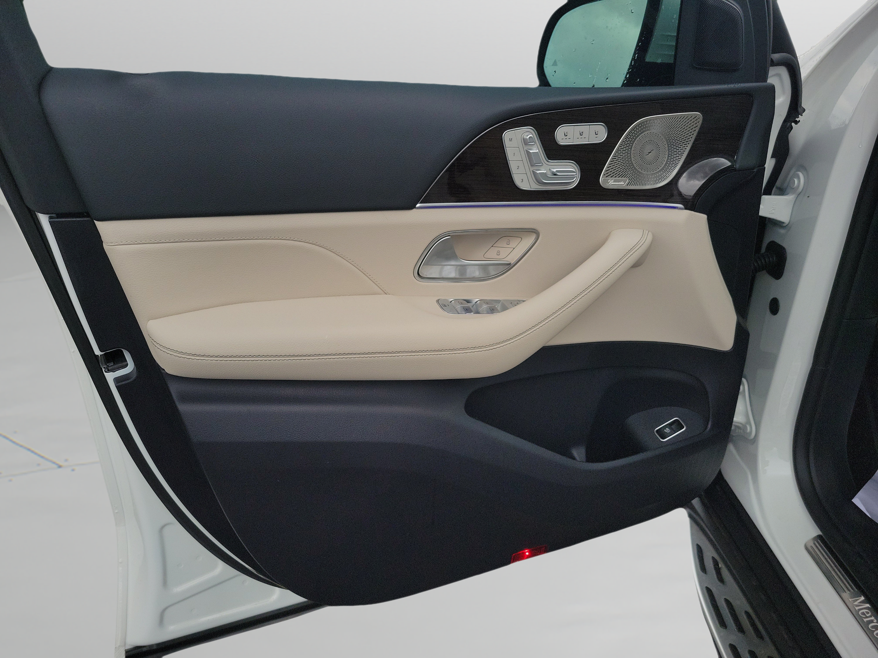 New 2026 Mercedes-Benz GLS 450 4MATIC image 16