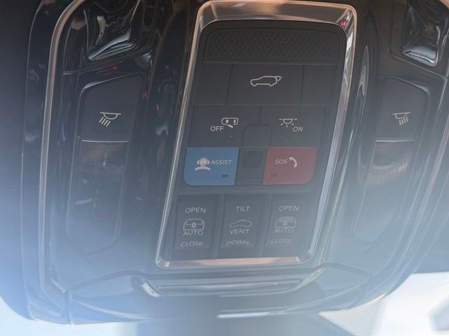 Used 2022 Jeep Grand Wagoneer Series III w/ Rear Seat Video Group 1 AWD/4WD image 20