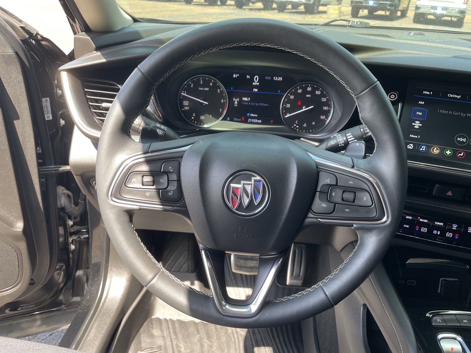 Used 2023 Buick Envision Essence w/ Sport Touring Package image 15