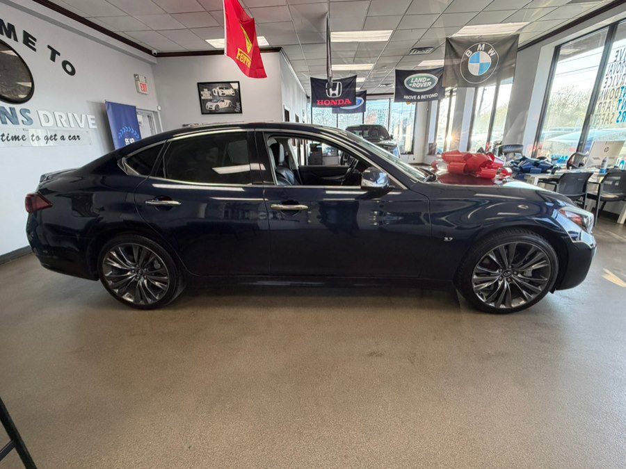 Used 2019 INFINITI Q70 Luxe RWD image 11