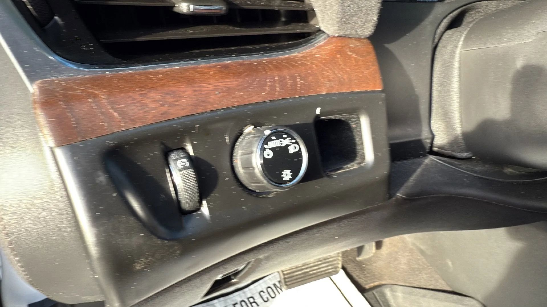 Used 2020 Cadillac Escalade Premium Luxury image 22