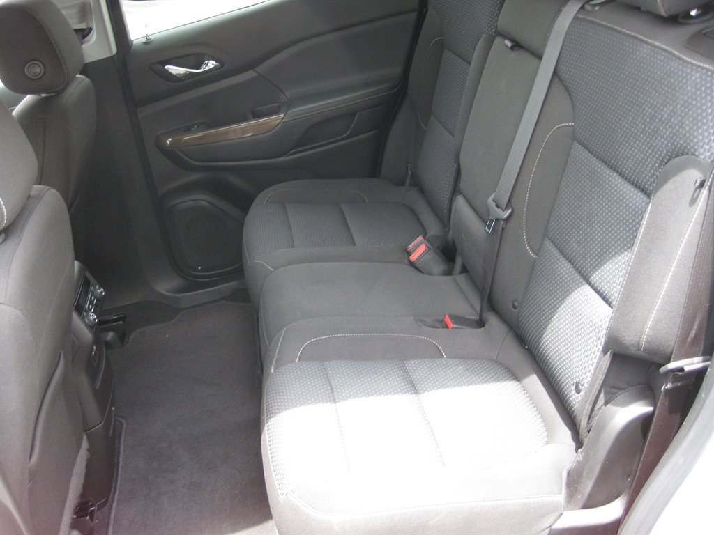 Used 2020 GMC Acadia SLE FWD image 24