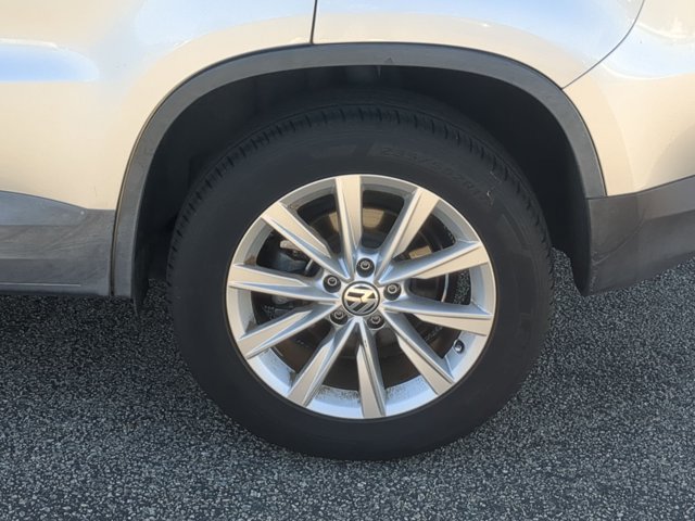 Used 2014 Volkswagen Tiguan SE FWD image 22