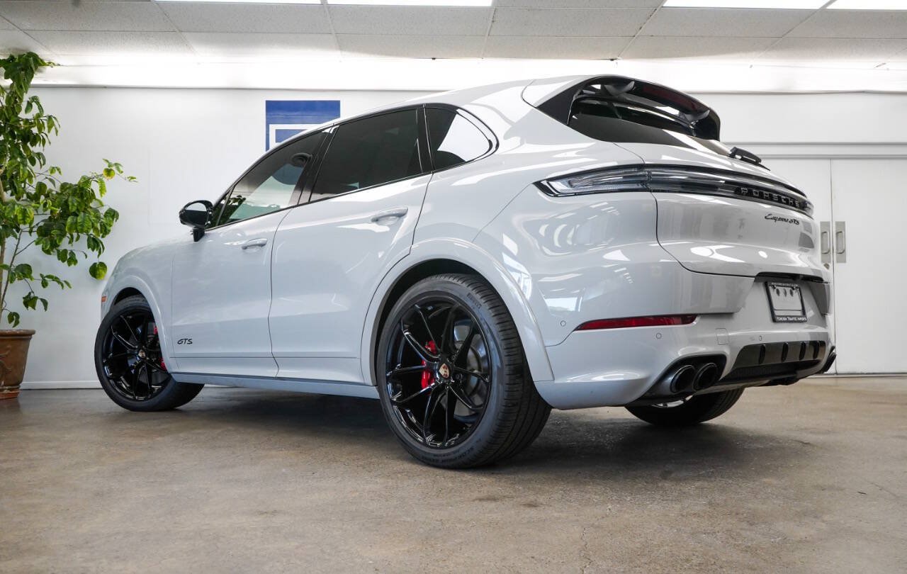 Used 2025 Porsche Cayenne GTS AWD/4WD image 29