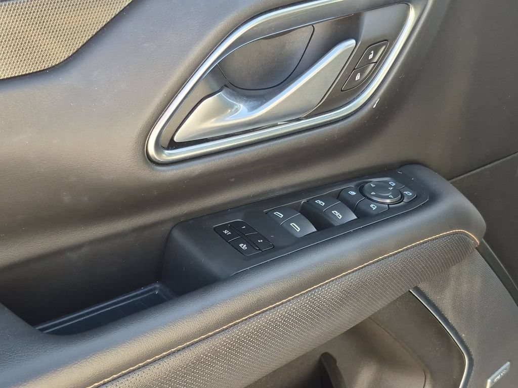 Used 2022 GMC Yukon XL AT4 AWD/4WD image 16