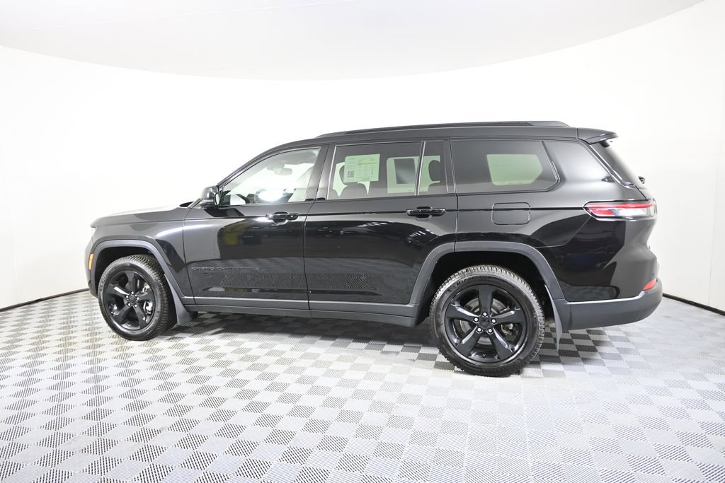 Used 2022 Jeep Grand Cherokee L Laredo image 3