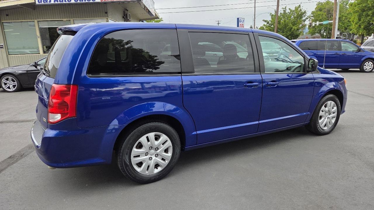 Used 2018 Dodge Grand Caravan SE w/ UConnect Hands-Free Group FWD image 7