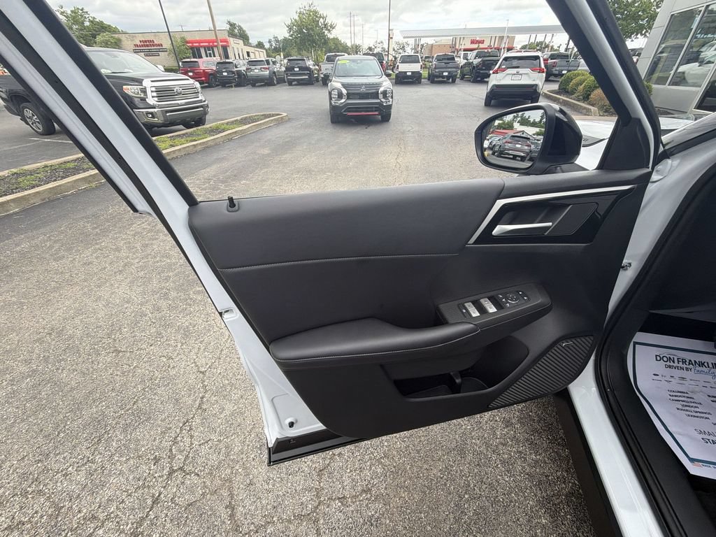 New 2026 Mitsubishi Outlander AWD image 13