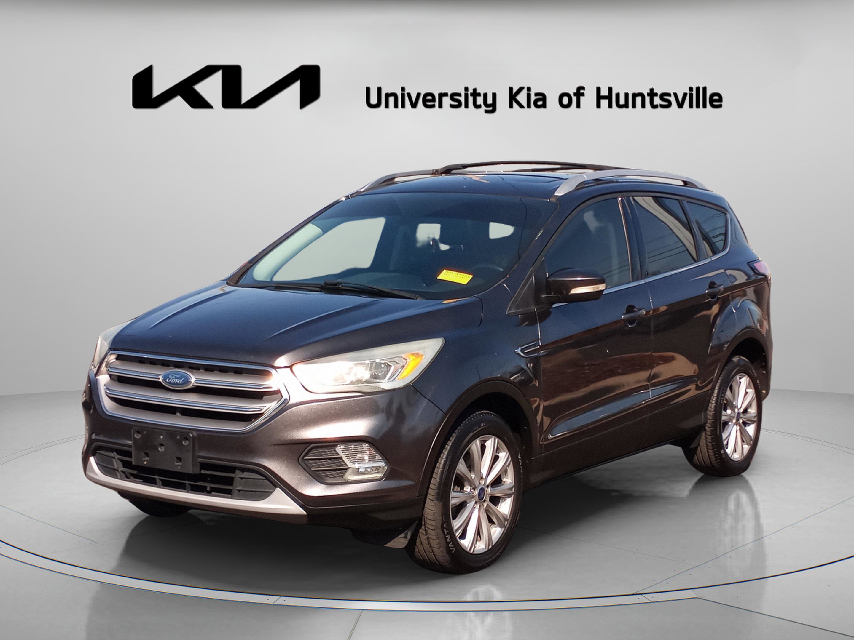 Used 2017 Ford Escape Titanium image 3