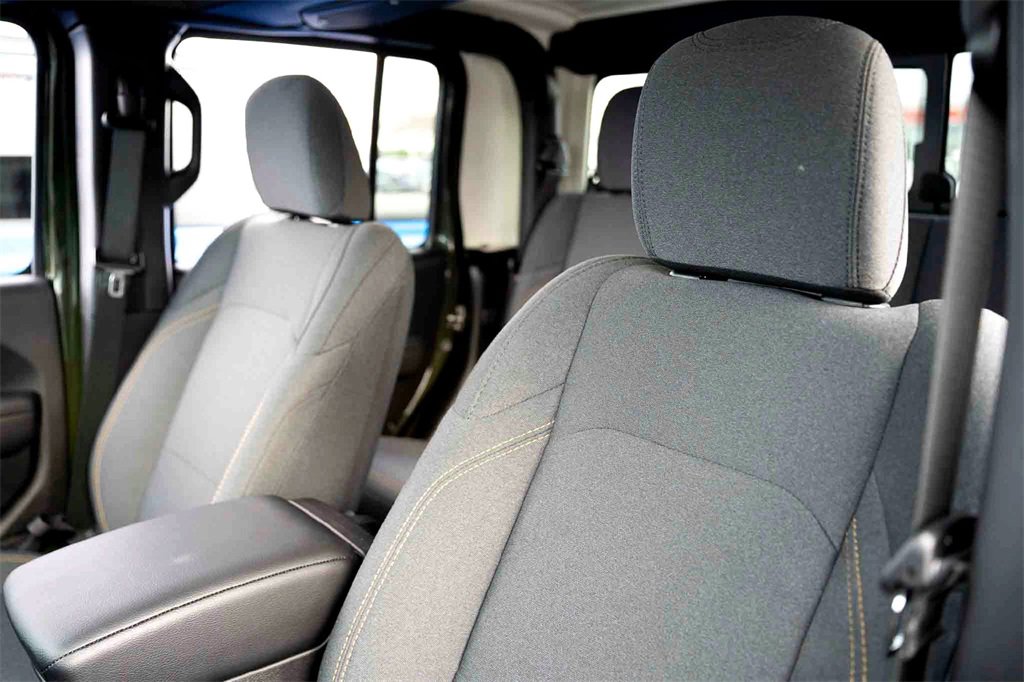 New 2024 Jeep Gladiator Sport image 9