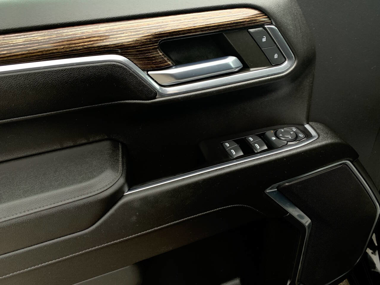 Used 2023 GMC Sierra 1500 Elevation w/ X31 Off-Road Package image 10