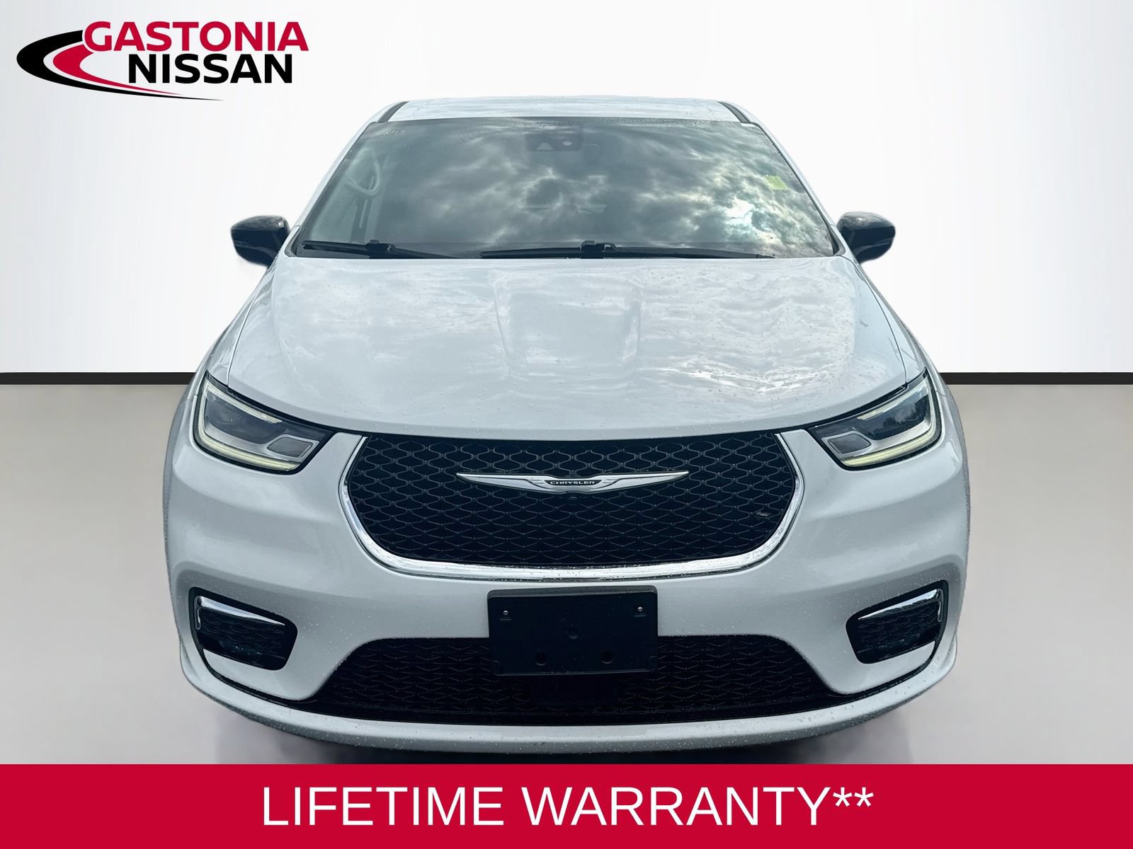 Used 2024 Chrysler Pacifica Touring-L FWD video 2