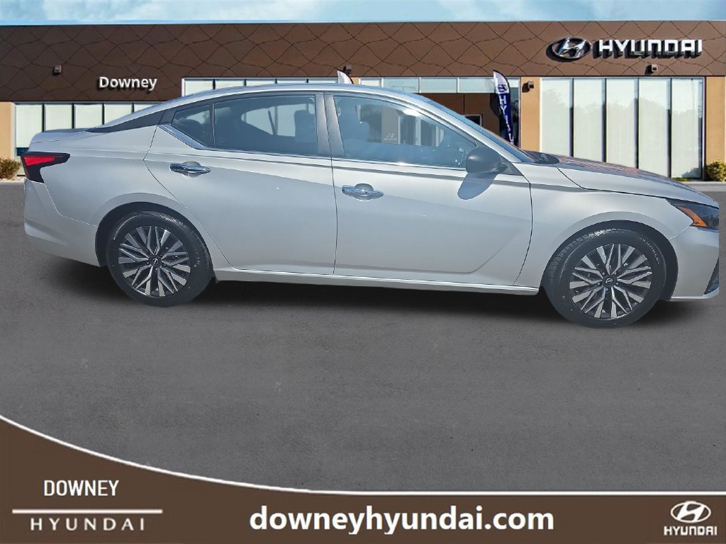 Used 2024 Nissan Altima 2.5 SV FWD image 6
