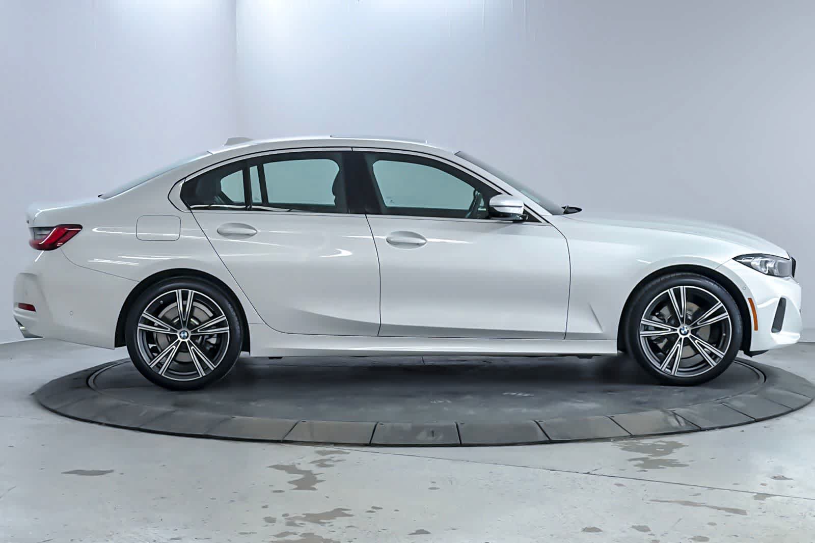 Used 2024 BMW 330i xDrive Sedan w/ Convenience Package AWD/4WD image 8