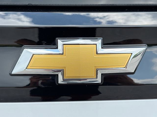 Used 2026 Chevrolet Suburban High Country AWD/4WD image 11