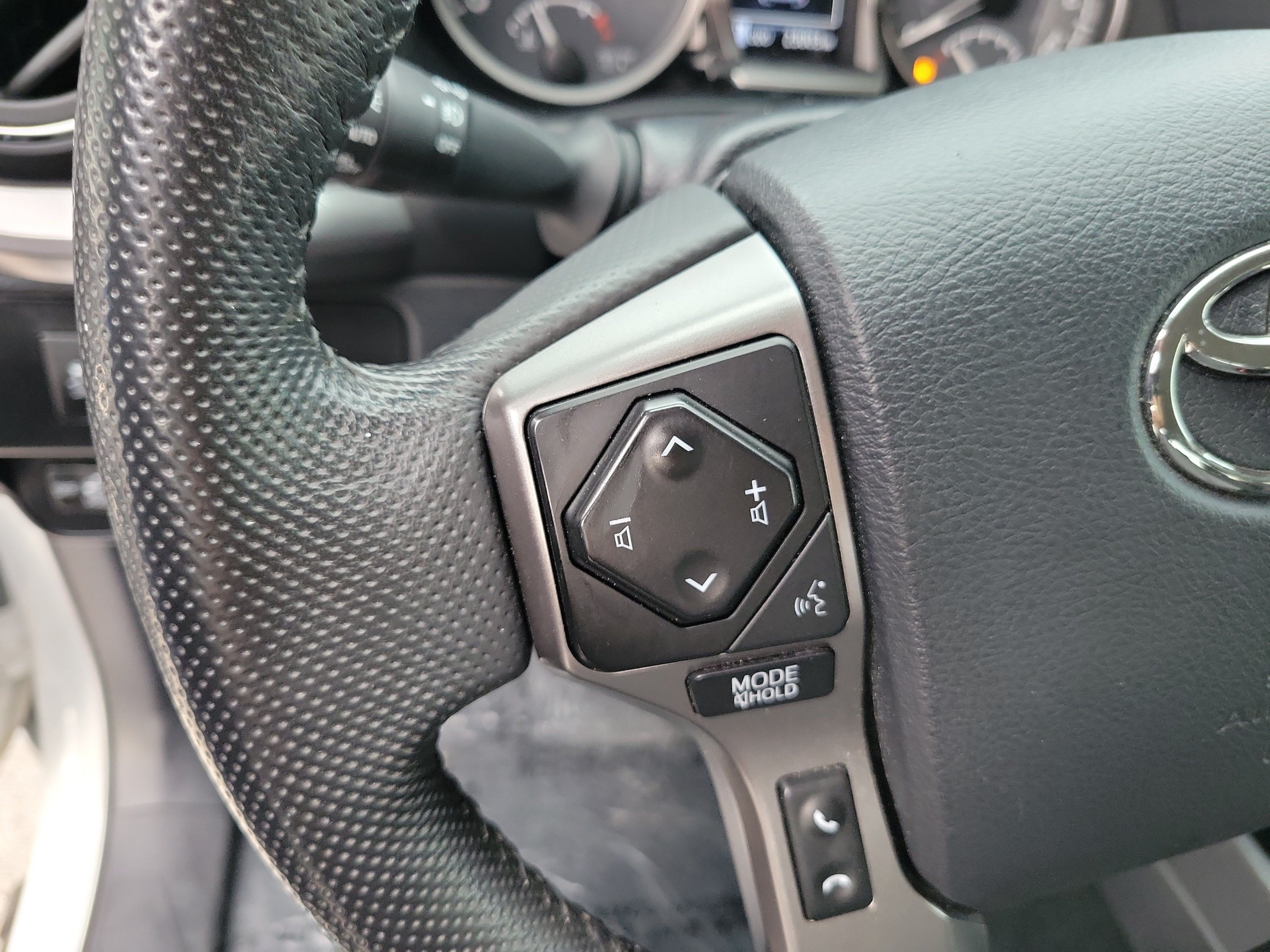 Used 2023 Toyota Tacoma SR5 w/ Technology Package RWD image 26