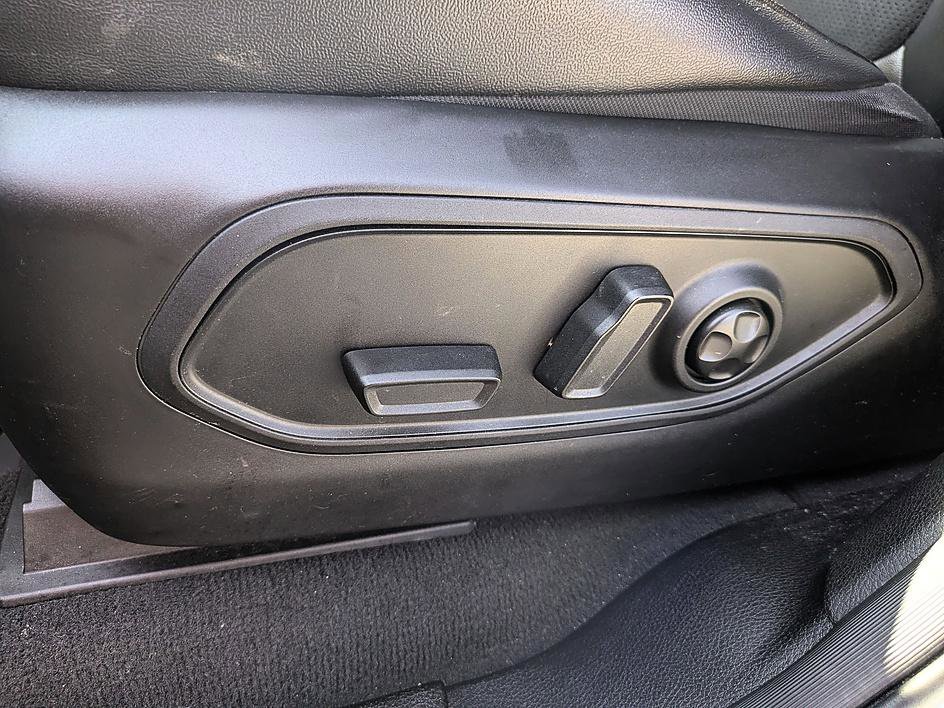 Used 2024 Jeep Grand Cherokee L Altitude image 12