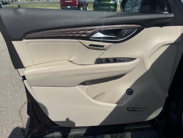 Used 2023 Buick Envision Avenir AWD/4WD image 11