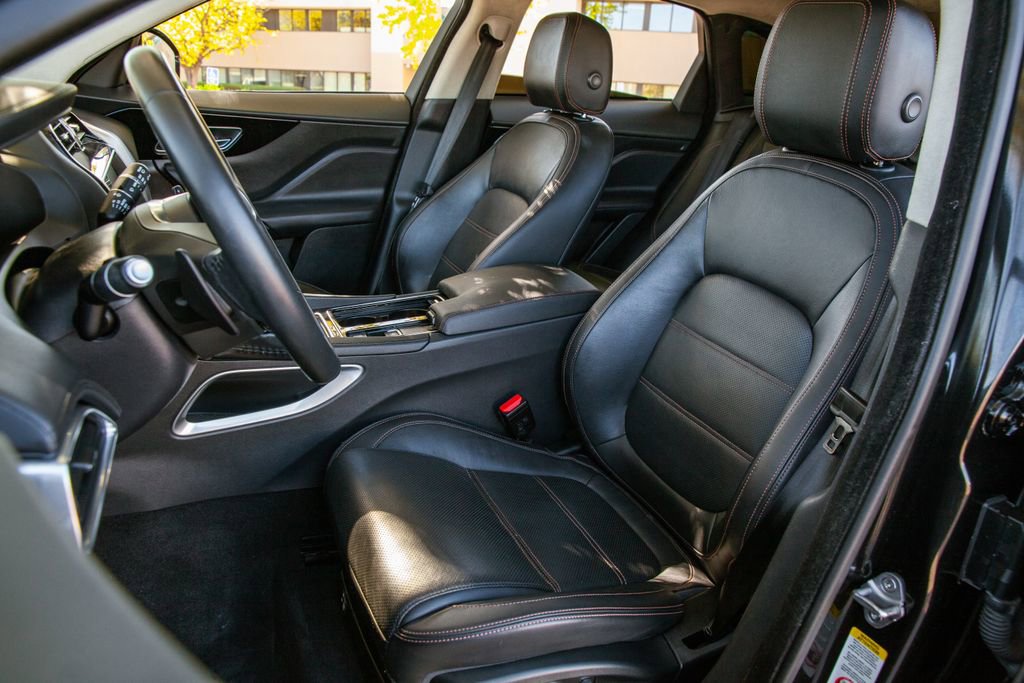 Used 2020 Jaguar F-PACE Prestige image 13