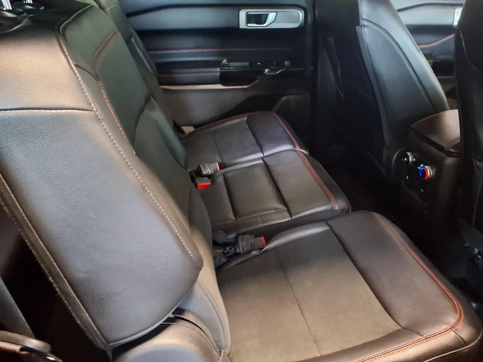 Used 2023 Ford Explorer ST-Line RWD image 11