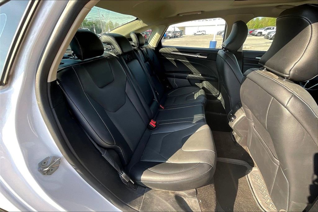 Used 2019 Ford Fusion Titanium image 28