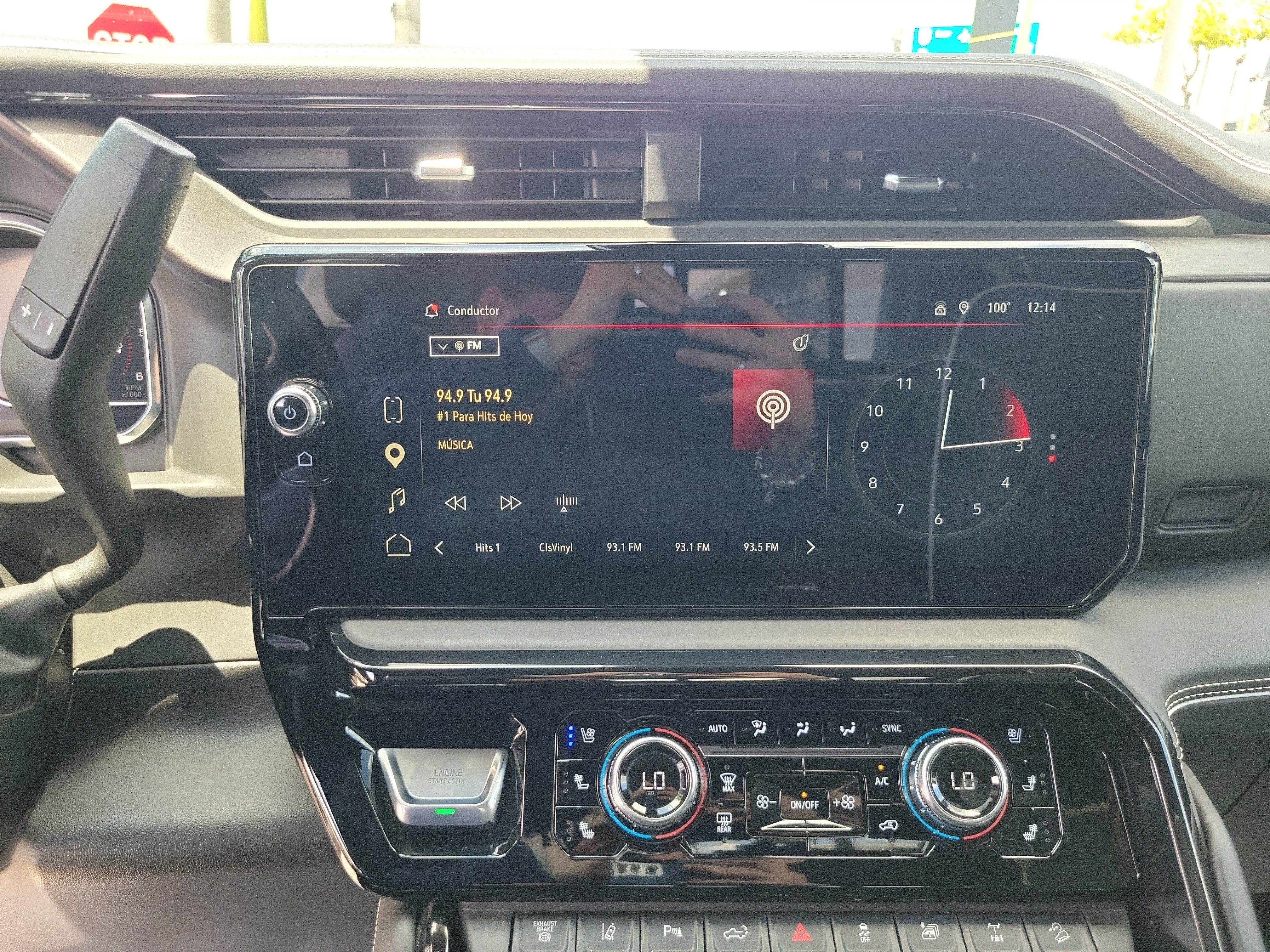 Used 2025 GMC Sierra 2500 AT4X AWD/4WD image 21