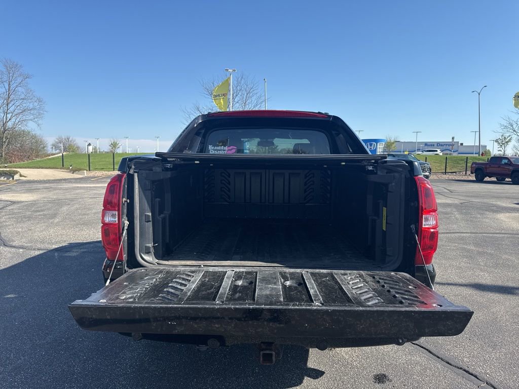 Used 2013 Chevrolet Avalanche LTZ AWD/4WD image 7