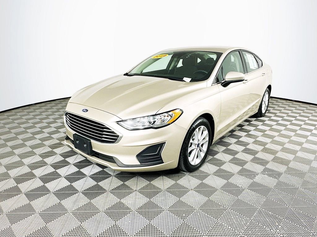 Used 2019 Ford Fusion SE image 5
