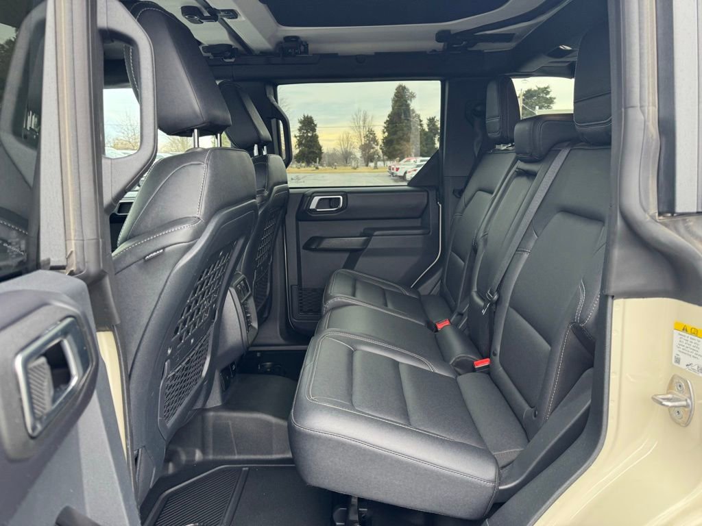 Used 2025 Ford Bronco Badlands image 20