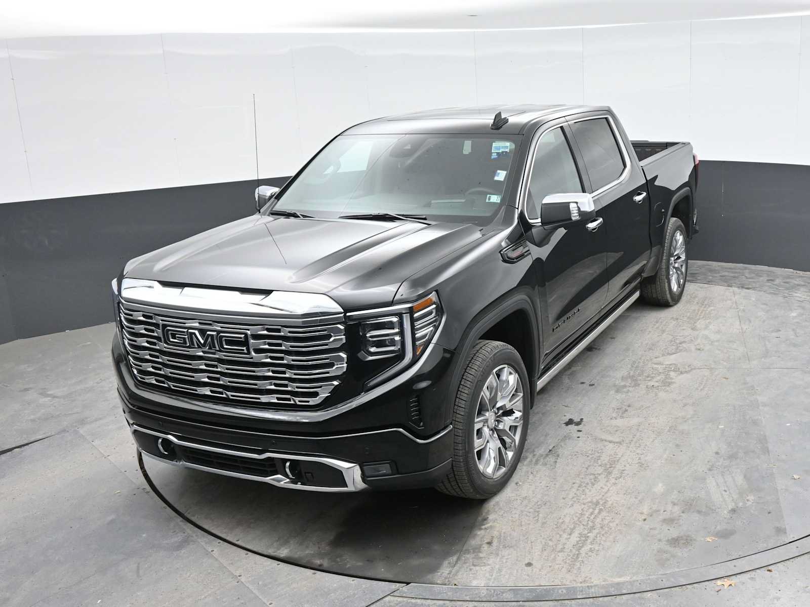 New 2026 GMC Sierra 1500 Denali w/ Denali Reserve Package AWD/4WD image 16