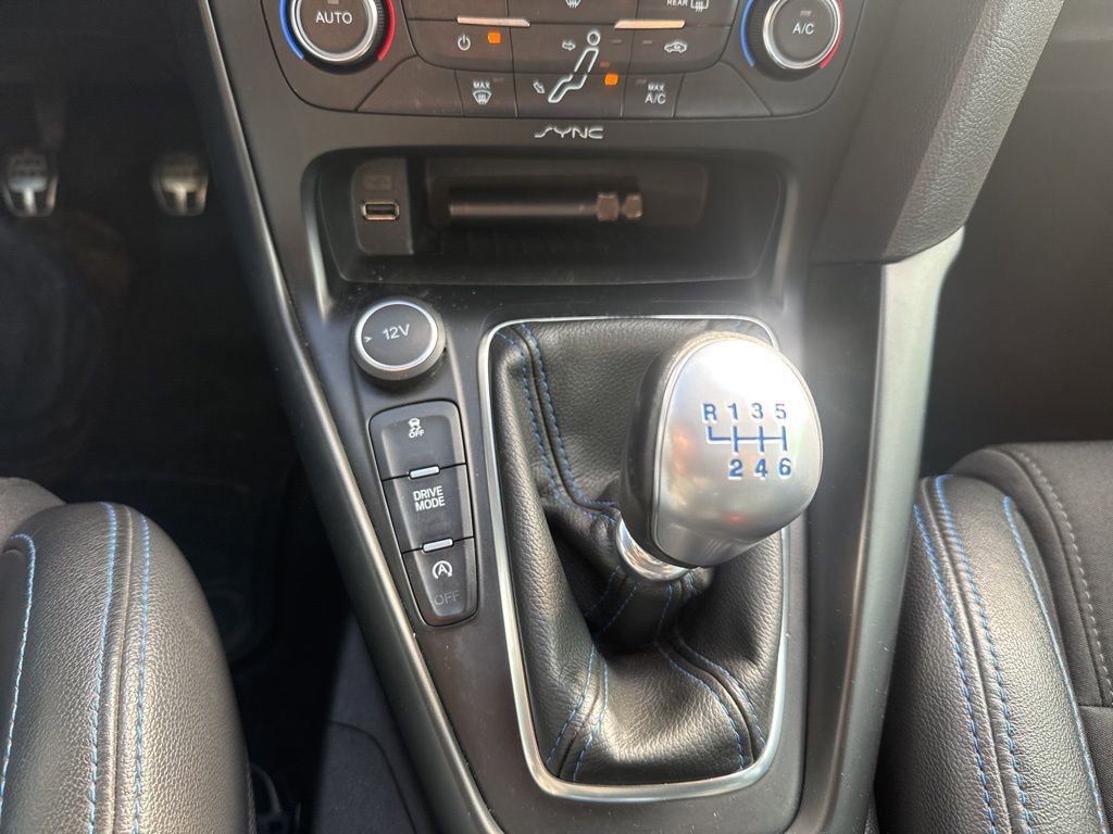 Used 2017 Ford Focus RS AWD/4WD image 17