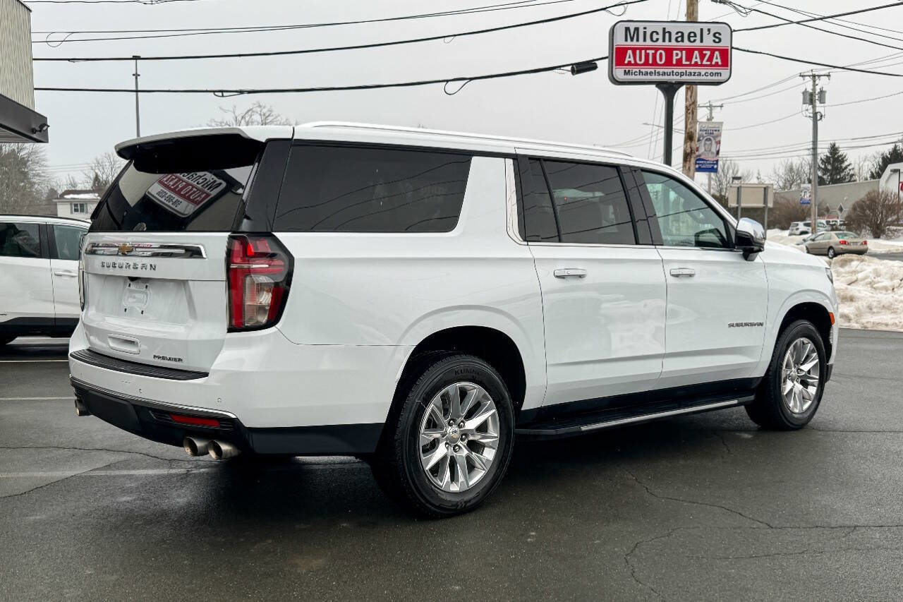 Used 2023 Chevrolet Suburban Premier image 4