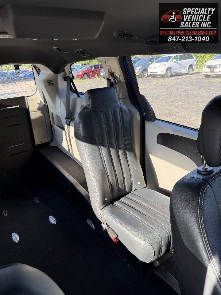 Used 2018 Dodge Grand Caravan SXT FWD image 28