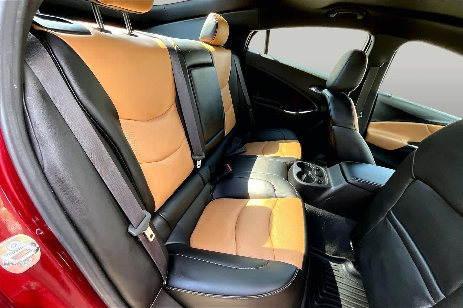 Used 2017 Chevrolet Volt Premier w/ Driver Confidence II Package FWD image 20