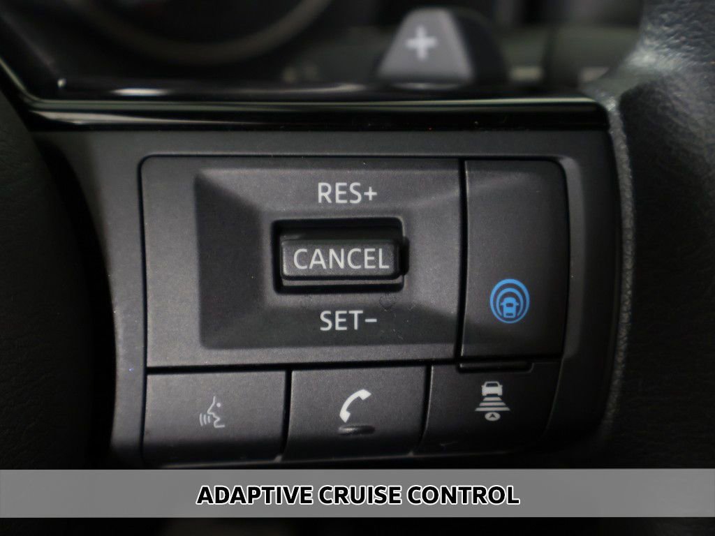 Used 2023 Nissan Rogue SV AWD/4WD image 3