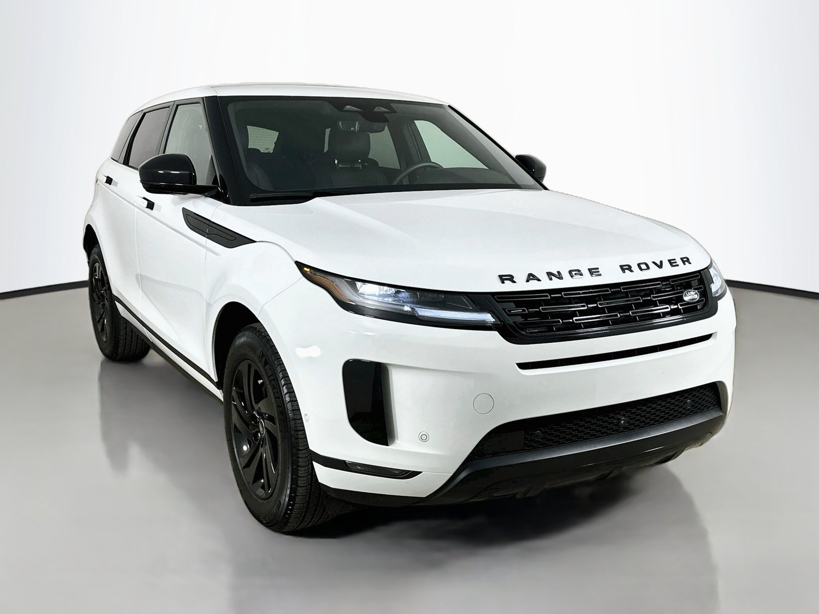 Used 2026 Land Rover Range Rover Evoque S AWD/4WD image 3