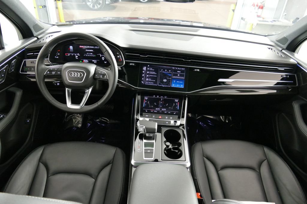 Used 2025 Audi Q7 3.0T Premium Plus AWD/4WD image 9
