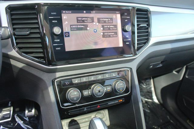 Used 2022 Volkswagen Atlas SEL Premium image 17