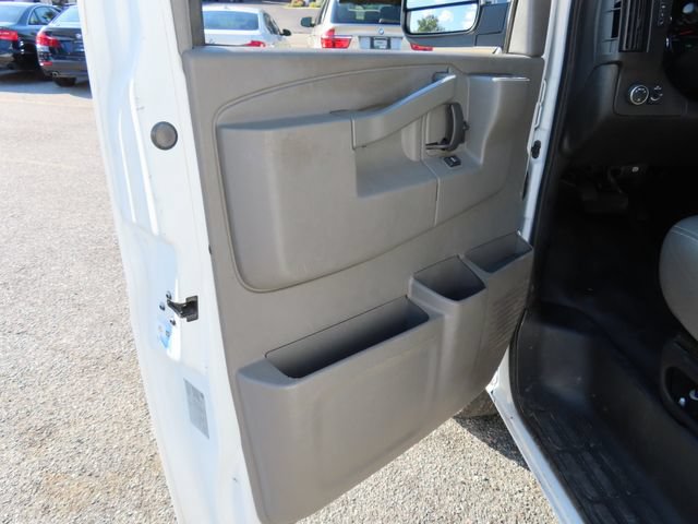 Used 2019 Chevrolet Express 2500 RWD image 16