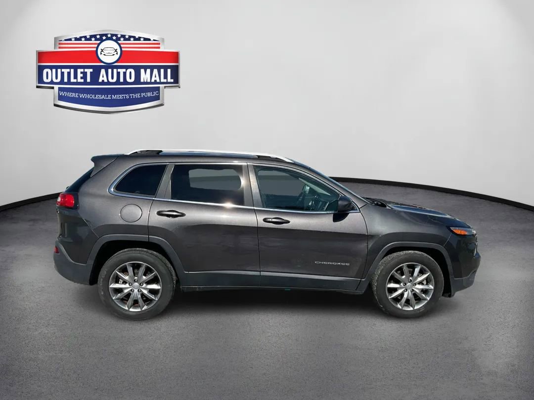 Used 2018 Jeep Cherokee Limited FWD image 2
